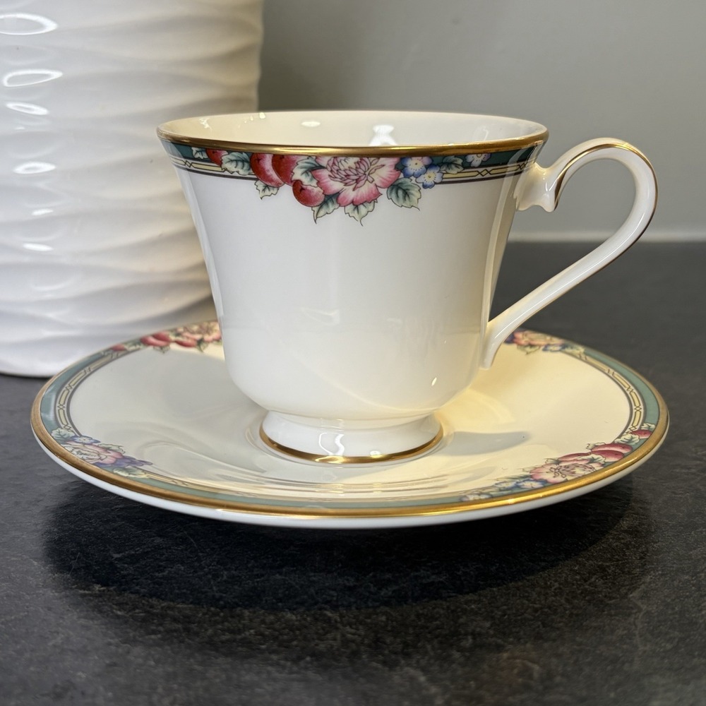 1994 Royal Doulton Orchard Hill Bone China Cup‎ & Saucer Sets EUC